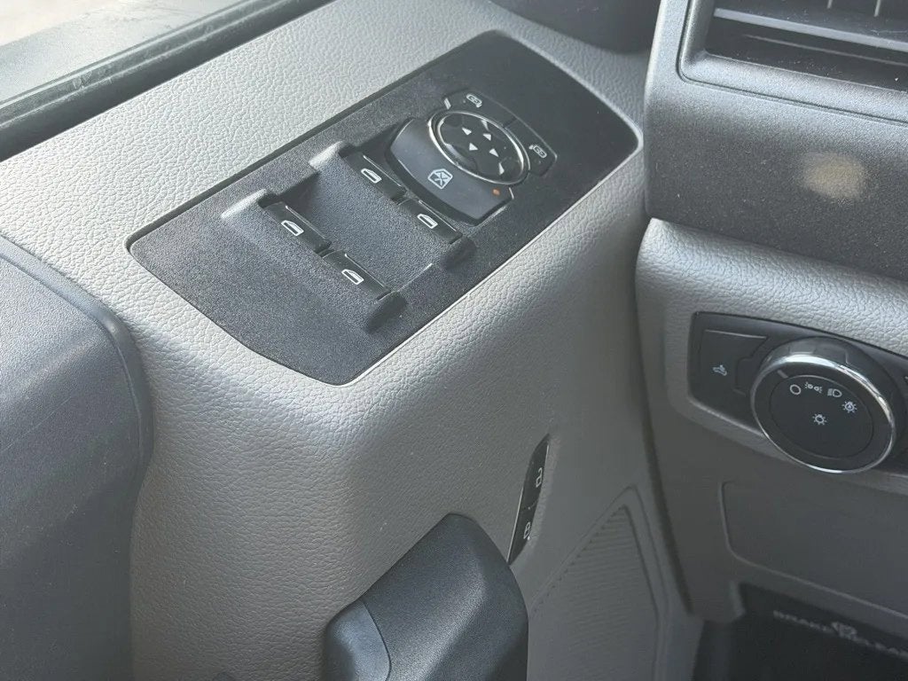 2022 Ford Super Duty F-350 SRW XL