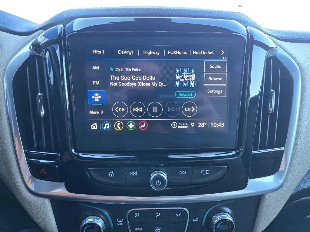 2022 Chevrolet Traverse LT Cloth