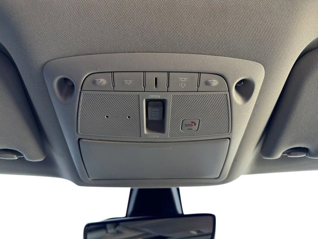 2023 Nissan Maxima SL