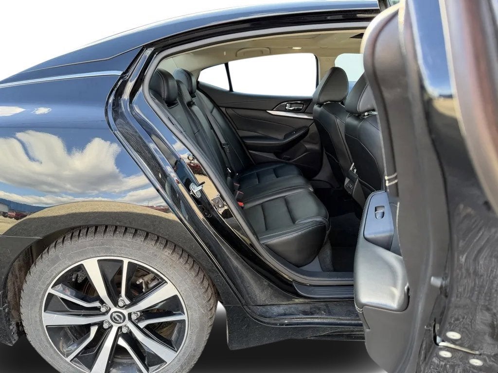 2023 Nissan Maxima SL